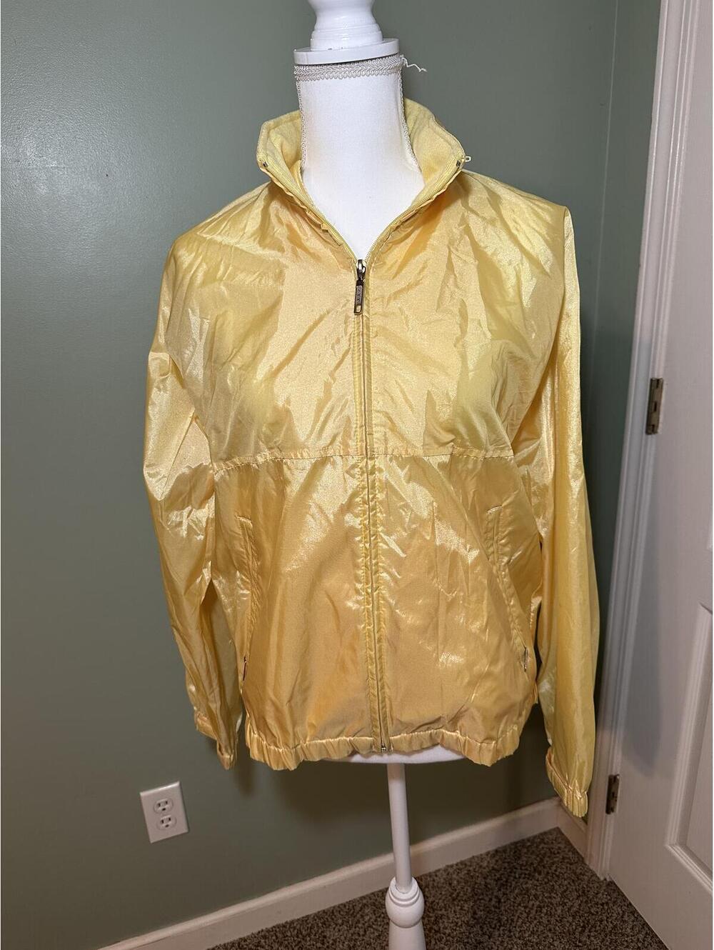 EUC Vintage L.L. Bean Yellow Nylon Windbreaker - Hiking jacket- Women's  Large